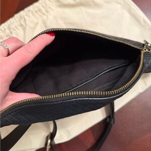 Andar Tatum in black woven!